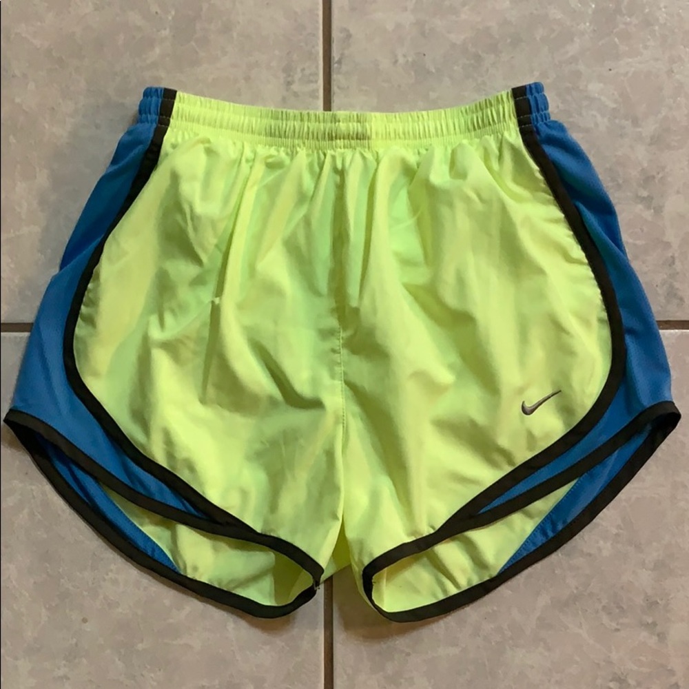 Nike Tempo Shorts - S - Green Yellow